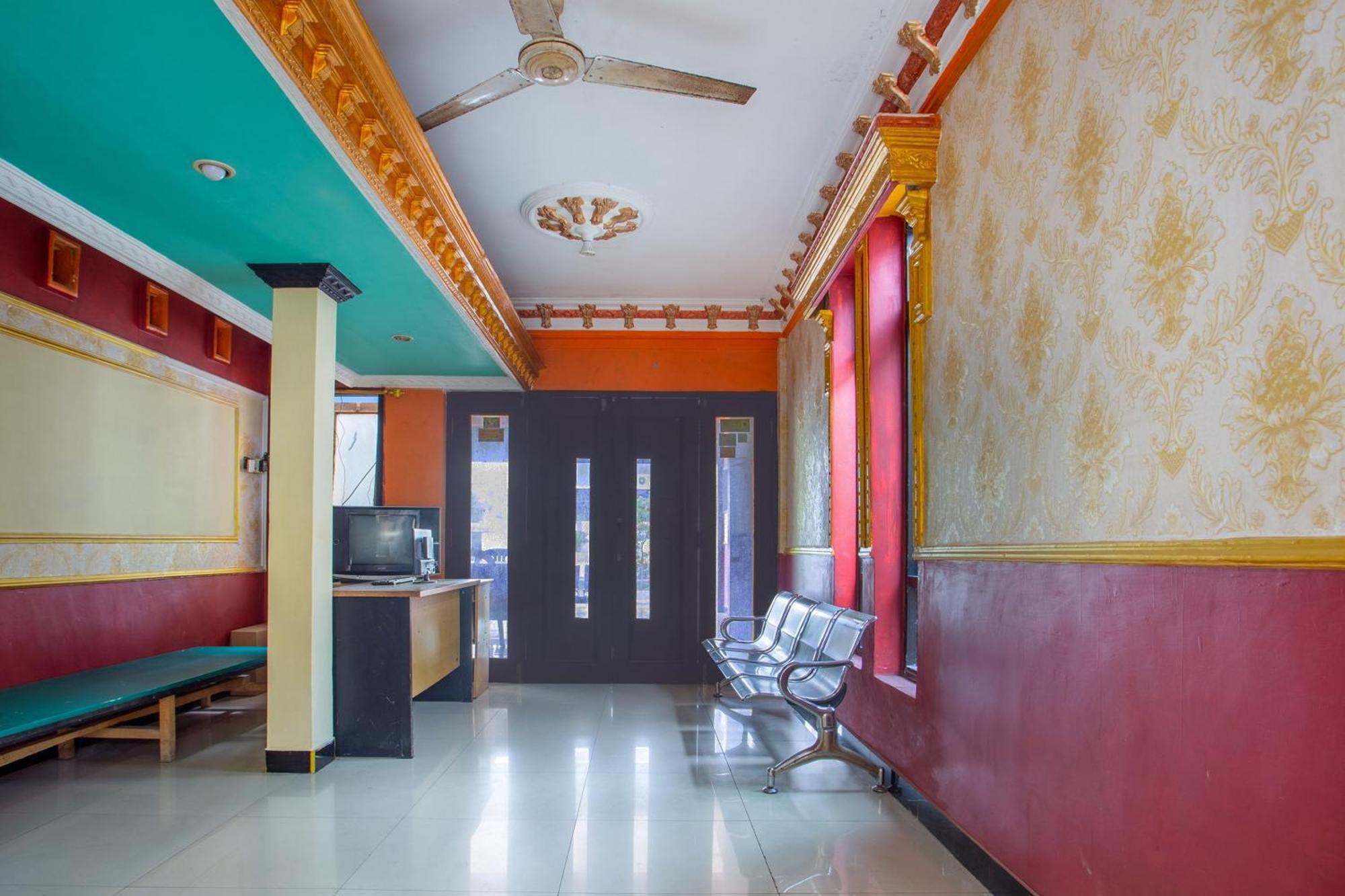 Spot On 2473 Buana Jaya Guest House Cilacap Dış mekan fotoğraf
