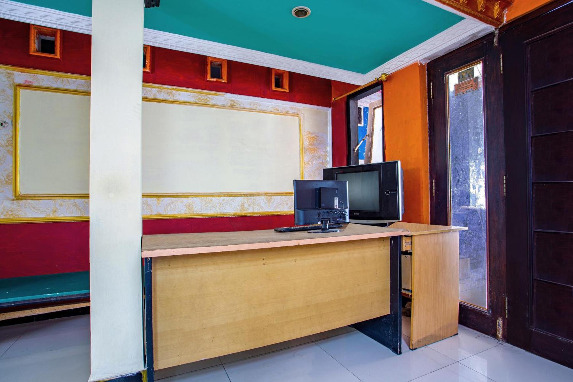 Spot On 2473 Buana Jaya Guest House Cilacap Dış mekan fotoğraf