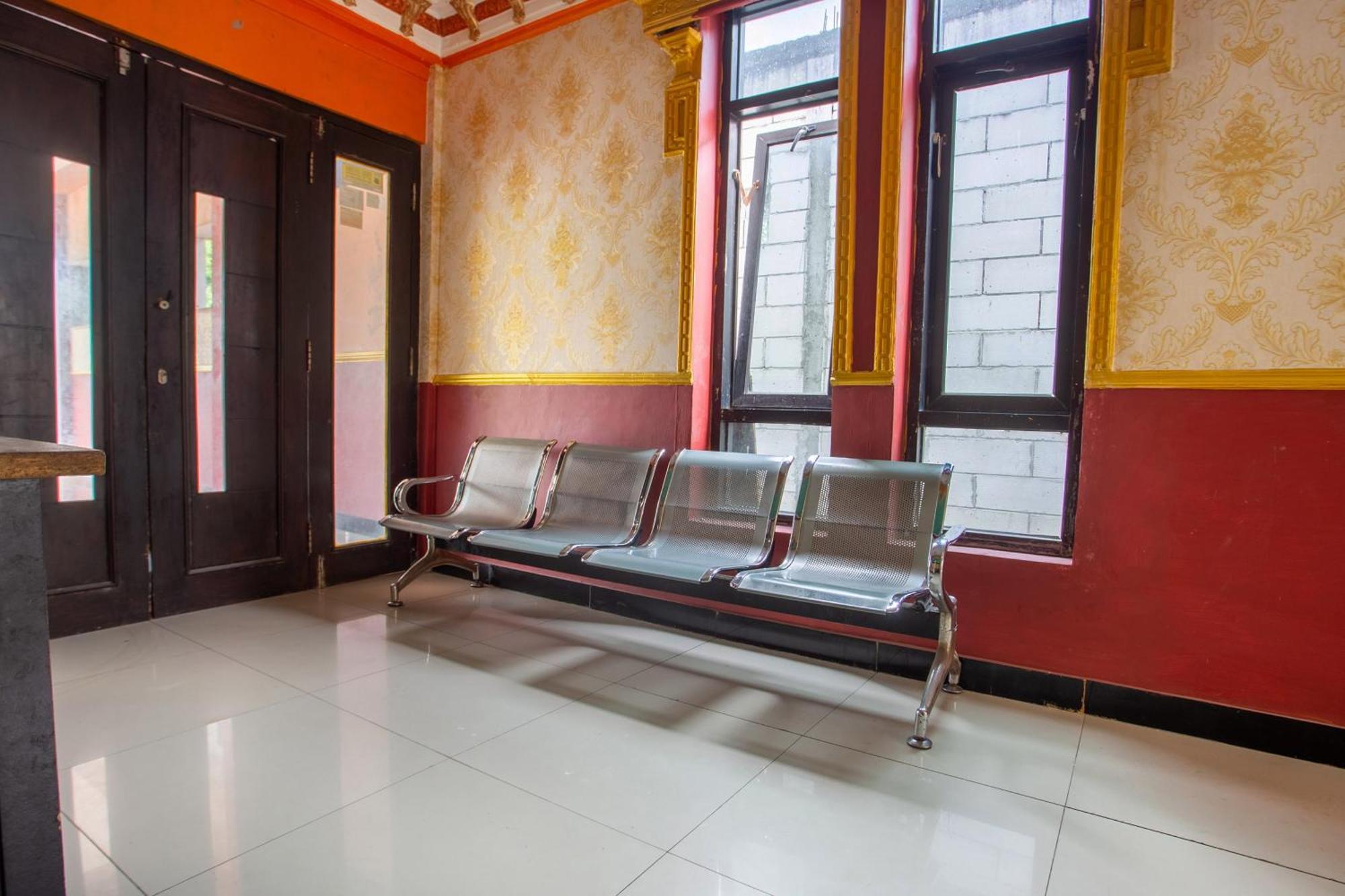 Spot On 2473 Buana Jaya Guest House Cilacap Dış mekan fotoğraf