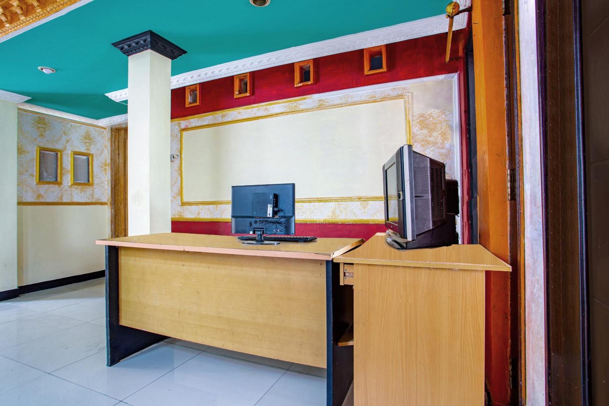 Spot On 2473 Buana Jaya Guest House Cilacap Dış mekan fotoğraf