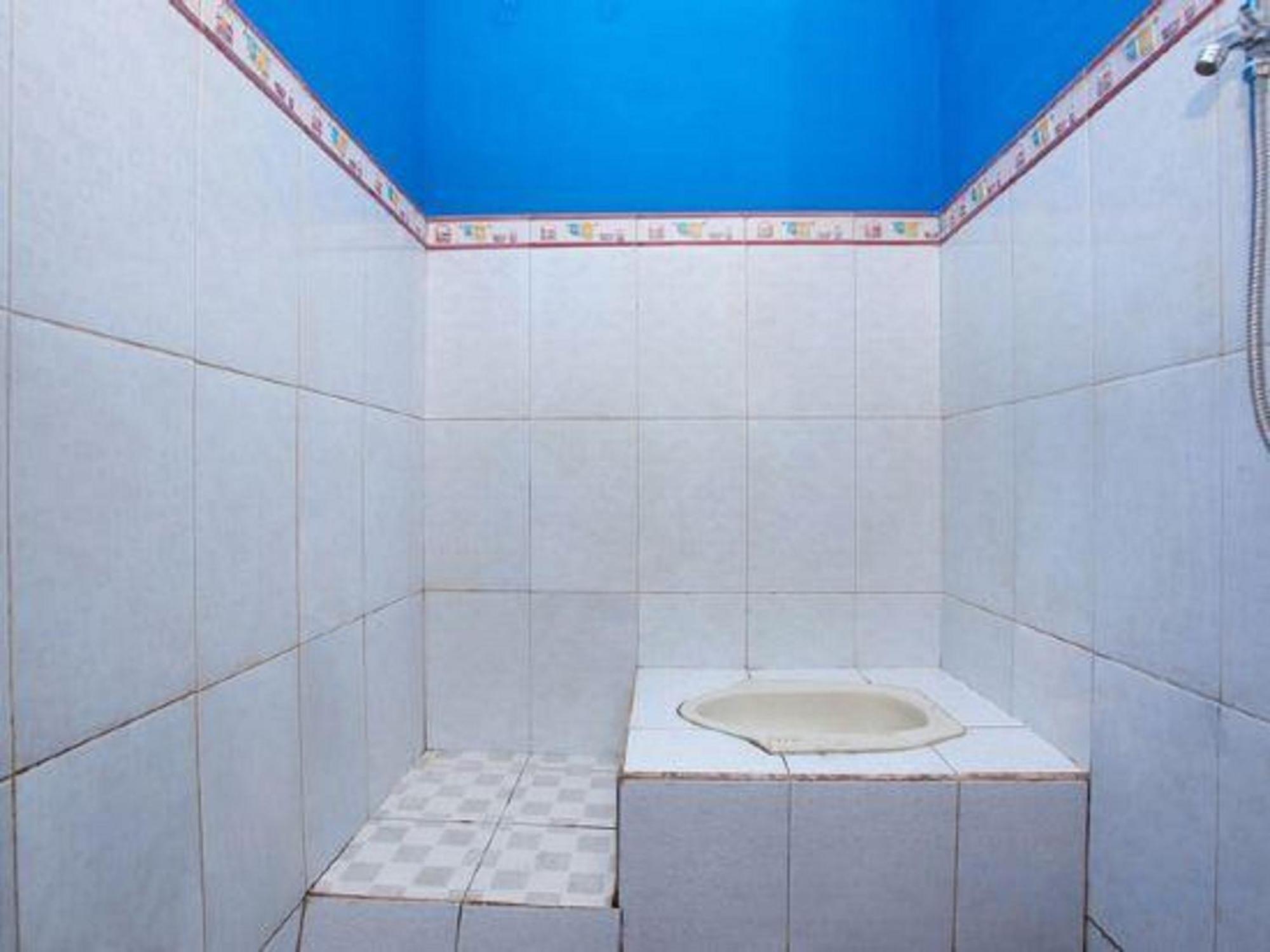 Spot On 2473 Buana Jaya Guest House Cilacap Dış mekan fotoğraf